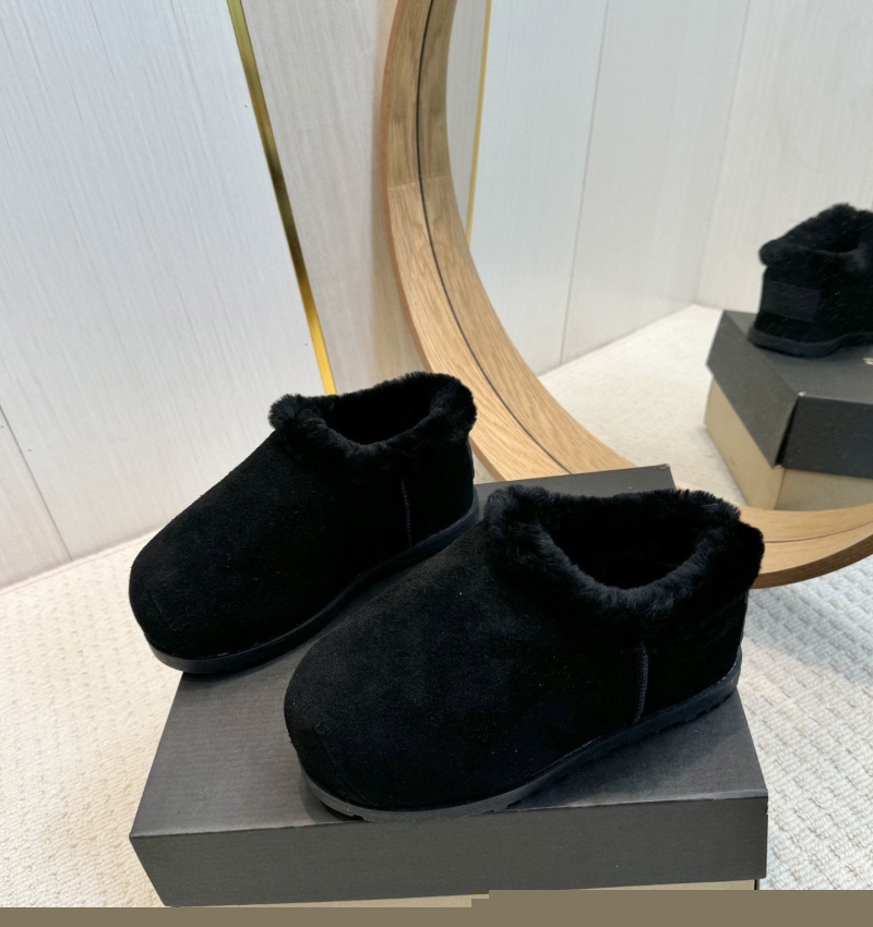 UGG Casual Shoes